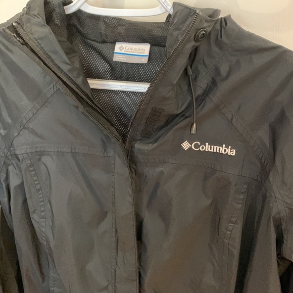Columbia black windbreaker size SMALL - Picture 2 of 5